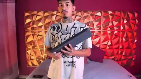 Snapshot of aleking13 chatting on October 11, 2025, 12:36 pm aleking13 online show from October 11, 2025, 12:36 pm