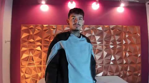 Snapshot of aleking13 chatting on October 12, 2025, 12:37 pm aleking13 online show from October 12, 2025, 12:37 pm