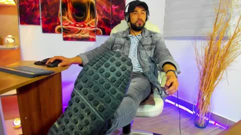 ALESSANDRO  WYE online show from January 7, 2025, 6:38 am