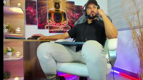 ALESSANDRO  WYE online show from January 31, 2025, 5:19 am