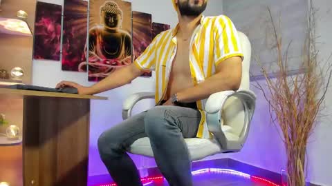 ALESSANDRO  WYE online show from February 11, 2025, 5:05 am