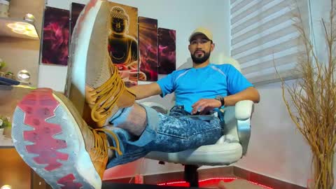 ALESSANDRO  WYE online show from February 21, 2025, 11:55 am