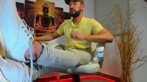 ALESSANDRO  WYE online show from February 22, 2025, 3:23 am