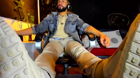 ALESSANDRO  WYE online show from February 15, 2026, 2:41 am