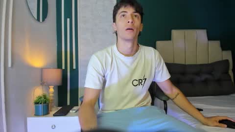 Snapshot of alessandro_dybala chatting on January 16, 2026, 12:42 pm Alessandro Dybala online show from January 16, 2026, 12:42 pm