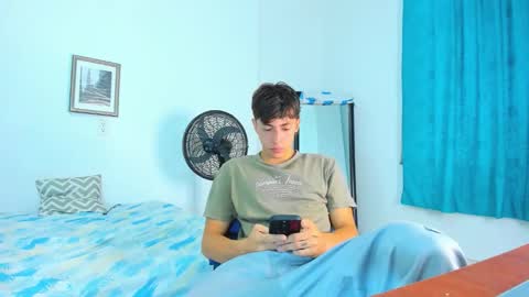 Snapshot of alessandro_dybala chatting on February 25, 2026, 12:04 pm Alessandro Dybala online show from February 25, 2026, 12:04 pm