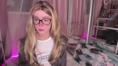 Snapshot of alicexbae chatting on February 5, 2026, 3:38 pm from wonderland online show from February 5, 2026, 3:38 pm