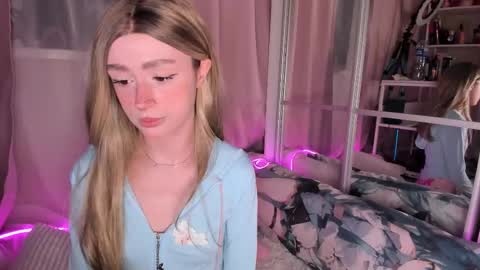 Snapshot of alicexbae chatting on February 27, 2026, 3:23 pm from wonderland online show from February 27, 2026, 3:23 pm