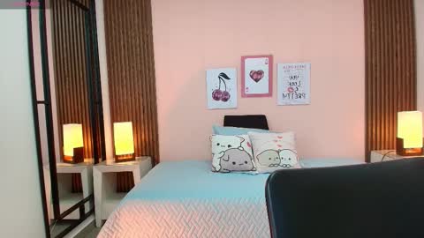 Snapshot of alina_martinelli chatting on December 15, 2025, 11:36 am Alina online show from December 15, 2025, 11:36 am