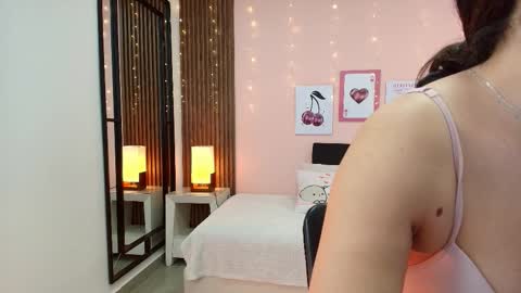 Snapshot of alina_martinelli chatting on January 9, 2026, 11:46 am Alina online show from January 9, 2026, 11:46 am