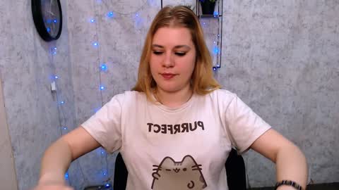 Snapshot of alisiakiss_ chatting on December 15, 2024, 3:53 pm Alisia online show from December 15, 2024, 3:53 pm