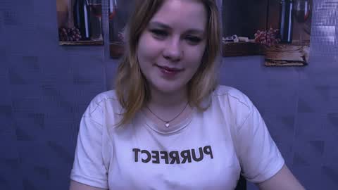 Snapshot of alisiakiss_ chatting on December 21, 2024, 7:24 am Alisia online show from December 21, 2024, 7:24 am