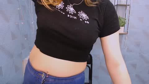 Snapshot of alisiakiss_ chatting on December 24, 2024, 8:22 am Alisia online show from December 24, 2024, 8:22 am