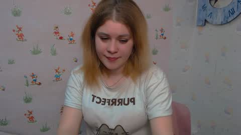 Snapshot of alisiakiss_ chatting on January 3, 2025, 10:20 am Alisia online show from January 3, 2025, 10:20 am