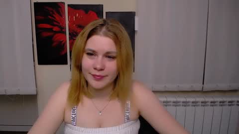 Snapshot of alisiakiss_ chatting on January 4, 2025, 1:31 pm Alisia online show from January 4, 2025, 1:31 pm