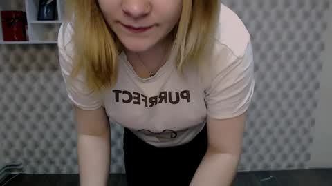 Snapshot of alisiakiss_ chatting on January 5, 2025, 7:28 am Alisia online show from January 5, 2025, 7:28 am