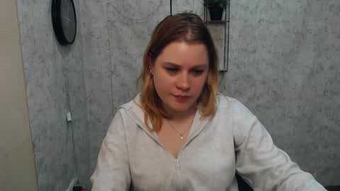 Snapshot of alisiakiss_ chatting on January 11, 2025, 10:19 am Alisia online show from January 11, 2025, 10:19 am