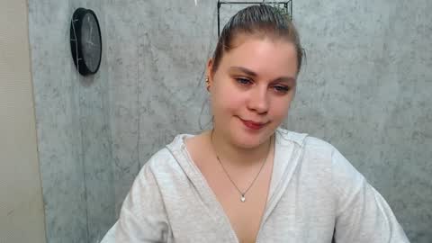 Snapshot of alisiakiss_ chatting on January 12, 2025, 10:12 am Alisia online show from January 12, 2025, 10:12 am