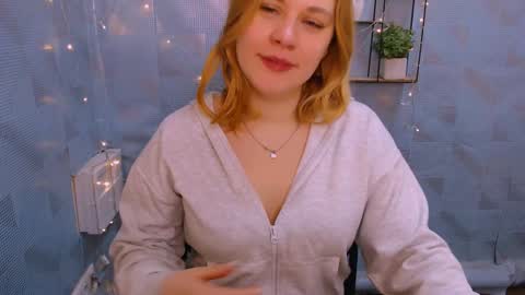 Snapshot of alisiakiss_ chatting on January 13, 2025, 7:11 am Alisia online show from January 13, 2025, 7:11 am