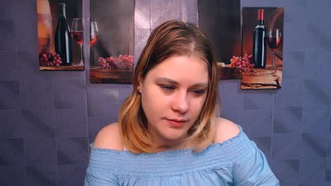 Snapshot of alisiakiss_ chatting on January 15, 2025, 7:37 am Alisia online show from January 15, 2025, 7:37 am