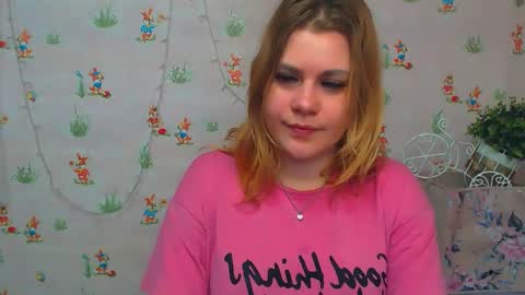 Snapshot of alisiakiss_ chatting on January 17, 2025, 8:02 am Alisia online show from January 17, 2025, 8:02 am