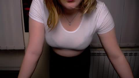 Snapshot of alisiakiss_ chatting on January 30, 2025, 10:50 am Alisia online show from January 30, 2025, 10:50 am