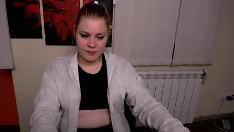 Snapshot of alisiakiss_ chatting on February 14, 2025, 10:59 am Alisia online show from February 14, 2025, 10:59 am