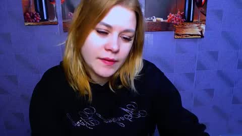 Snapshot of alisiakiss_ chatting on February 19, 2025, 7:17 am Alisia online show from February 19, 2025, 7:17 am