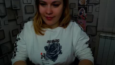 Snapshot of alisiakiss_ chatting on February 28, 2025, 7:26 am Alisia online show from February 28, 2025, 7:26 am