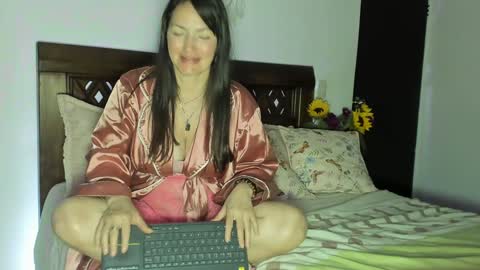 Snapshot of alizmarias chatting on February 7, 2025, 12:42 am Andrea..... online show from February 7, 2025, 12:42 am