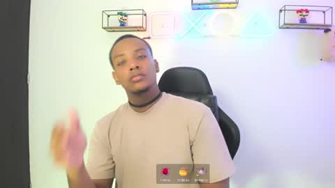 Snapshot of allan_ghersi02 chatting on December 9, 2024, 6:55 am Angel online show from December 9, 2024, 6:55 am