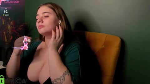 Snapshot of alli_aster chatting on March 9, 2025, 12:42 pm alli_aster online show from March 9, 2025, 12:42 pm