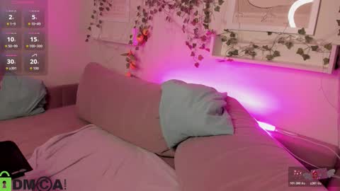 Snapshot of alli_aster chatting on October 22, 2025, 2:45 am alli_aster online show from October 22, 2025, 2:45 am