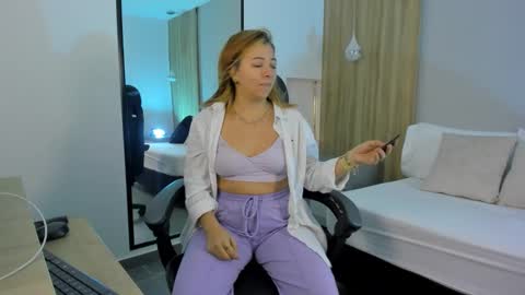 ALMA FENIX  online show from January 9, 2026, 12:19 pm