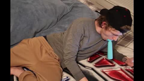 Snapshot of alongwhitedick chatting on February 1, 2026, 6:34 am ALongwhitedick online show from February 1, 2026, 6:34 am