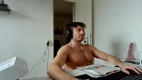 Snapshot of alphah_hunk chatting on January 19, 2026, 12:31 pm alphah_hunk online show from January 19, 2026, 12:31 pm