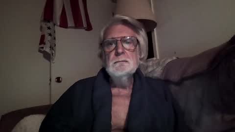 Snapshot of alphauniform chatting on December 9, 2024, 12:51 pm AlphaUniform online show from December 9, 2024, 12:51 pm