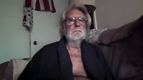 Snapshot of alphauniform chatting on December 11, 2024, 2:11 pm AlphaUniform online show from December 11, 2024, 2:11 pm