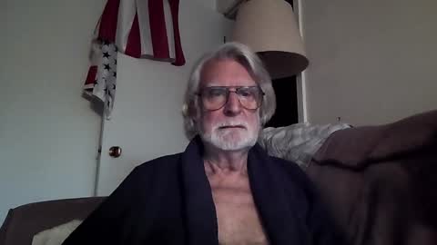 Snapshot of alphauniform chatting on December 18, 2024, 3:55 pm AlphaUniform online show from December 18, 2024, 3:55 pm