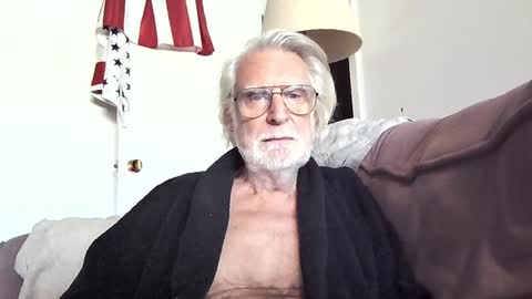 Snapshot of alphauniform chatting on January 11, 2025, 5:29 pm AlphaUniform online show from January 11, 2025, 5:29 pm