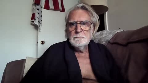 Snapshot of alphauniform chatting on January 12, 2025, 7:31 pm AlphaUniform online show from January 12, 2025, 7:31 pm