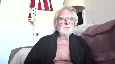 Snapshot of alphauniform chatting on January 14, 2025, 5:45 pm AlphaUniform online show from January 14, 2025, 5:45 pm