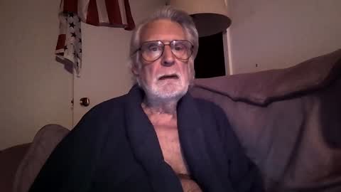 Snapshot of alphauniform chatting on January 16, 2025, 12:31 pm AlphaUniform online show from January 16, 2025, 12:31 pm