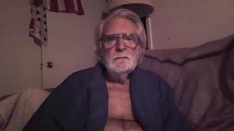 Snapshot of alphauniform chatting on January 21, 2025, 2:54 am AlphaUniform online show from January 21, 2025, 2:54 am