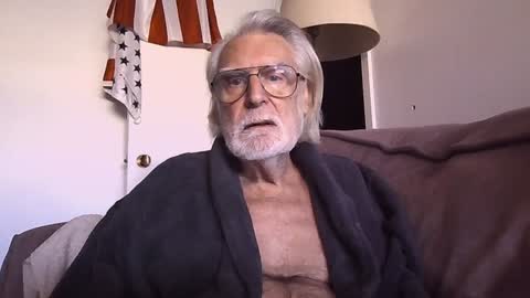 Snapshot of alphauniform chatting on February 1, 2025, 2:13 pm AlphaUniform online show from February 1, 2025, 2:13 pm