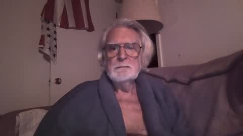 Snapshot of alphauniform chatting on February 7, 2025, 5:41 am AlphaUniform online show from February 7, 2025, 5:41 am