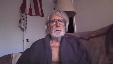 Snapshot of alphauniform chatting on February 7, 2025, 1:01 pm AlphaUniform online show from February 7, 2025, 1:01 pm