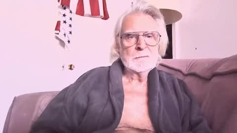 Snapshot of alphauniform chatting on February 22, 2025, 4:19 pm AlphaUniform online show from February 22, 2025, 4:19 pm