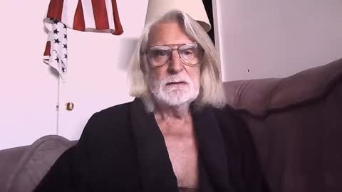 Snapshot of alphauniform chatting on September 14, 2025, 4:17 pm AlphaUniform online show from September 14, 2025, 4:17 pm