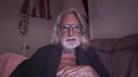 Snapshot of alphauniform chatting on September 16, 2025, 3:18 am AlphaUniform online show from September 16, 2025, 3:18 am